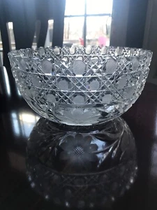 VINTAGE CUT GLASS CRYSTAL BOWL WITH ETCHED FLOWERS, LEAF AND BUTTON CUTS 8" DIA - Picture 1 of 10