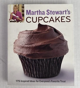 Martha Stewart's Cupcakes: 175 Inspired Ideas for Everyone's Favorite Treat - Picture 1 of 2
