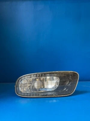 2002 - 2005 LEXUS ES300 ES330 FRONT RIGHT BUMPER FOG LIGHT LAMP 8121133170 OEM - Image 1 of 4