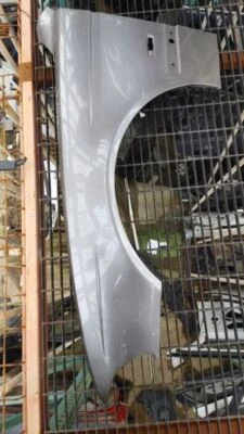 97 98 99 00 01 03 03 BMW 540I GUARDABARROS IZQUIERDO PLATEADO, 4 PUERTAS Foto 1 de 4