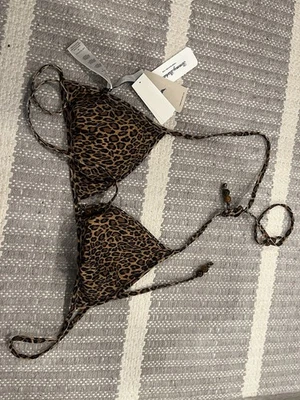 Tommy Bahama Swimsuit - Cheetah / Leopard Bikini Top - Women’s Small - Image 1 of 2