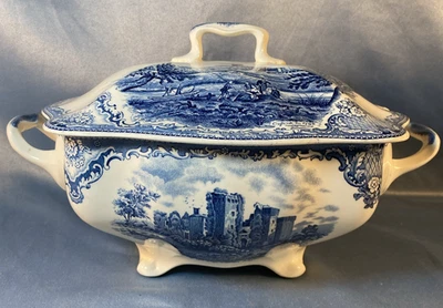 Sopa azul de colección con tapa Rayland Castle Johnson Brothers castillos de la antigua Gran Bretaña Foto 1 de 4
