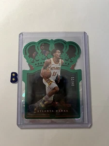 Panini Crown Royale Trae Young 2021-22 21 04 radiocontrol Hawks #67 - Imagen 1 de 2