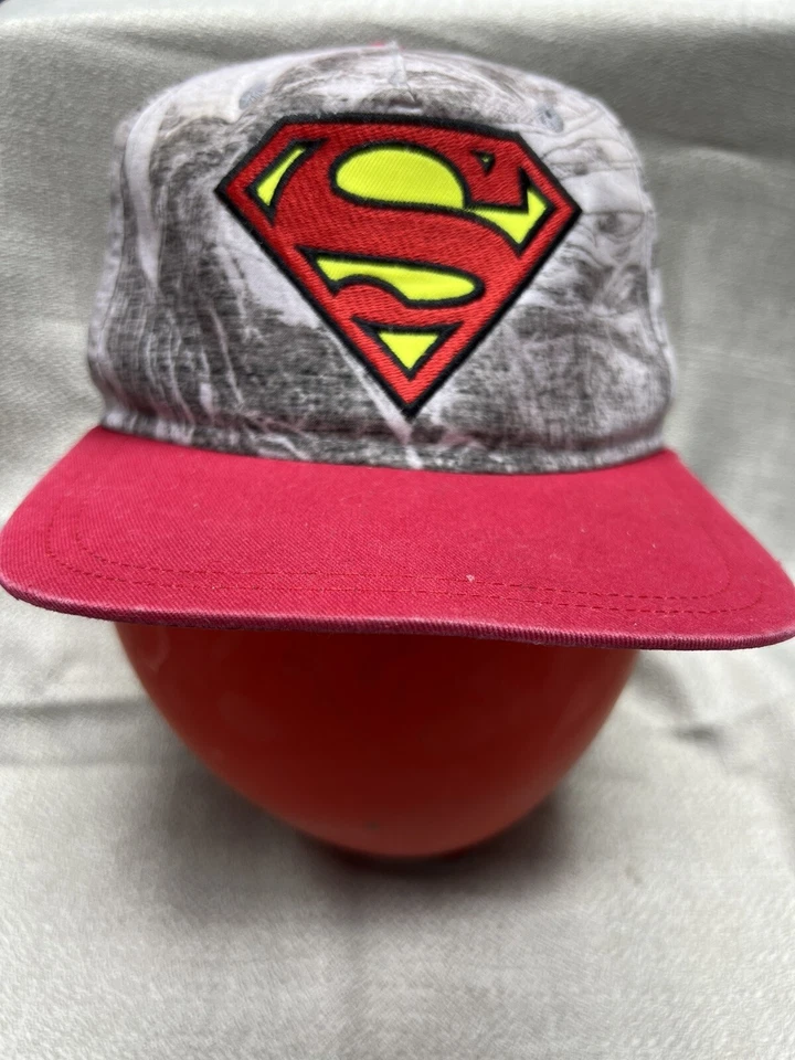 Gorra de béisbol Superman juvenil DC Comics gris y roja ajustable Snapback usada Foto 1 de 4