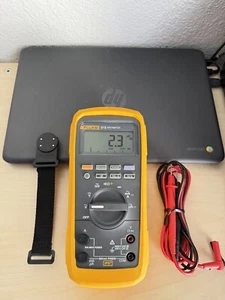 MULTÍMETRO DIGITAL INDUSTRIAL FLUKE 27 II CON CABLES Y CORREA (PERFECTO ESTADO) - Imagen 1 de 10