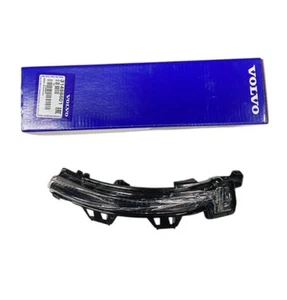 Genuine Volvo Mirror Indicator Turn Signal Lamp Fits S60 S90 V60 XC40 31498601 - Picture 1 of 2