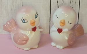 2025 Hobby Lobby Valentine's Day Set of 2 Ceramic Lovebirds Figurines 5" NEW - Picture 1 of 4