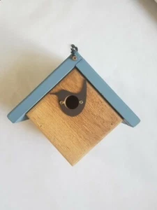  Wren House Classic Diamond Shaped Painted Wood 6.25W x 6.25W x 5.25D - Picture 1 of 3