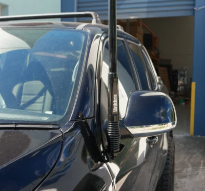 Soporte aéreo UHF Amarok 2016-2022 Foto 1 de 4