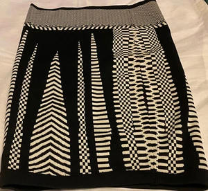 JEAIOUS TOMATO BLACK AND WHITE DAMEN ROCK GR M - Bild 1 von 1