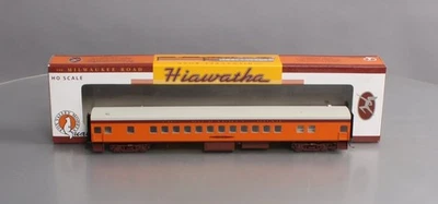 Fox Valley Models 10032 HO Scale Milwaukee Hiawatha Passenger Coach #4437 NIB - Image 1 of 4