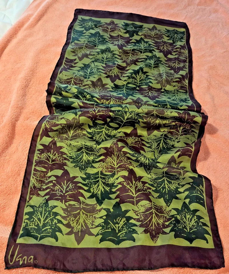 Vera Bufanda Rectangular 15" x 44" Hojas Verde y Marrón en Borde Marrón Adolescente Claro Foto 1 de 4