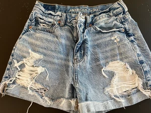 American Eagle Damenjeans Shorts Mom Short Größe 2 Risse (GR173) - Bild 1 von 11