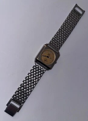 Vintage Ladies Roxy/Quicksilver Watch w Rare Tan Dial Watch Fits 5.5"wrist - Image 1 of 2