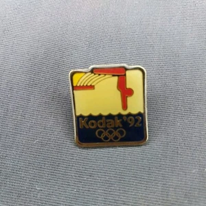 Kodak Fotocamera Film 1992 Subacqueo Olimpiadi Estive Metallo Gilet Giacca Spilla - Foto 1 di 2
