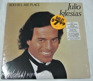 Julio Iglesias 1100 Bel Air Place 12" Vinyl Record LP (QC 39157) - EX - Imagen 1 de 4
