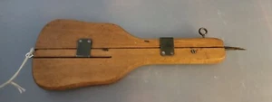Antique Wooden Weaving Rug Shuttle Needle Hooking Tool Great Condition - Picture 1 of 3