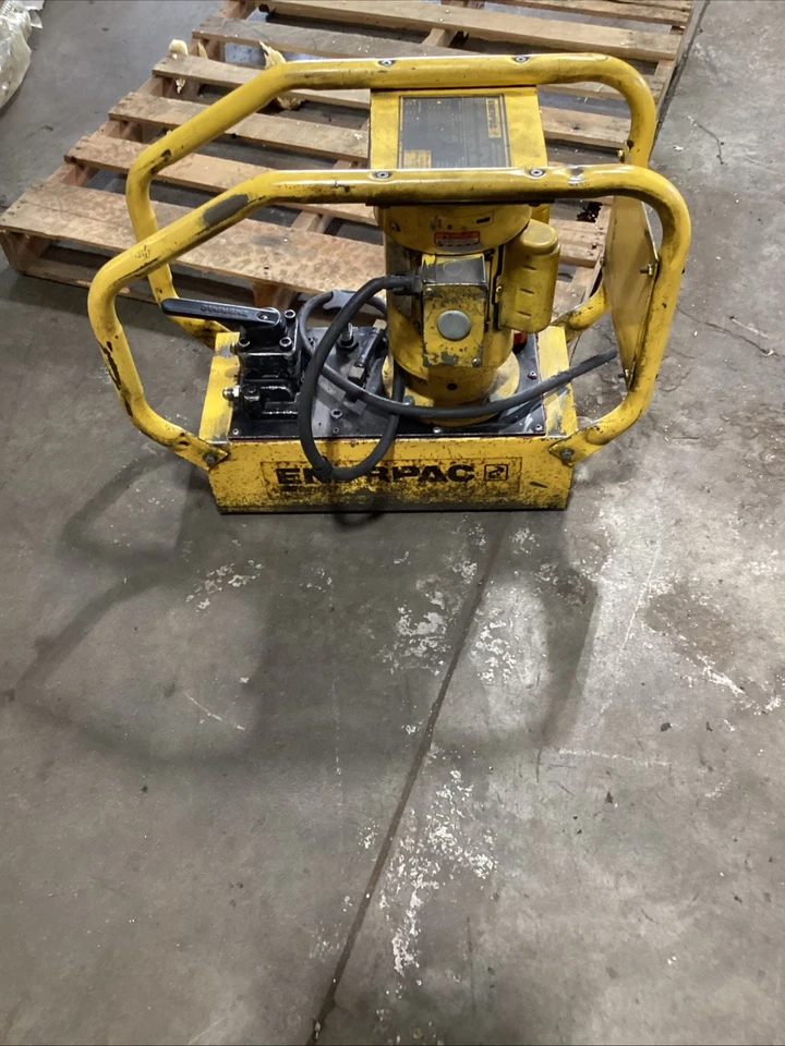 ENERPAC GPEM3410B ELECTRIC HYDRAULIC PUMP 700 BAR/10,000 PSI 2.5 Gallon 115v  - Image 1 of 3