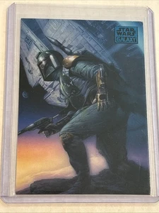 2018 Topps Star Wars Galaxy Boba Fett’s Bounty BLUE Logo Parallel DMG Corner #83 - Bild 1 von 3