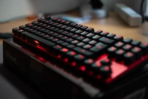 Klawiatura gamingowa Ozone STRIKE BATTLE z przełącznikami Cherry MX - Zdjęcie 1 z 11