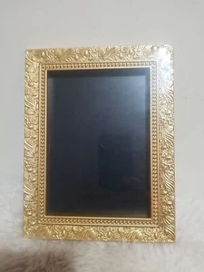 Cornice portafoto nuova plastica colore oro 7x9" misura 4 x 6" foto spedizione veloce - Foto 1 di 2