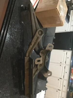 Ford Thunderbird 1973 bisagra capó derecho D3SZ-16796-A como nuevo Foto 1 de 4