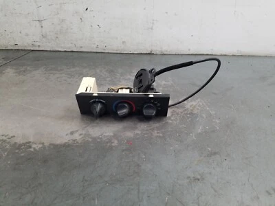 2001 Chevy Camaro SS панель климат-контроля #3714 V4 - Изображение 1 из 4