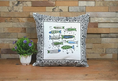 Juego de 2 fundas de cojín de algodón con estampado de bloques de mano con estampado de bordes indios Foto 1 de 4