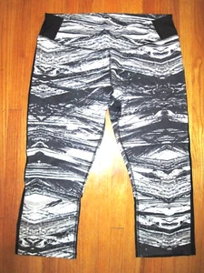 Layer 8 Black/White Capri Cut Mesh Leg Spandex Fitness Yoga Leggings Large New - Picture 1 of 8
