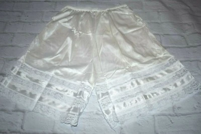 Vintage VELROSE. Pantaloons White Antron lll Nylon  Lace sz M  NEW Made in USA  - Image 1 of 4