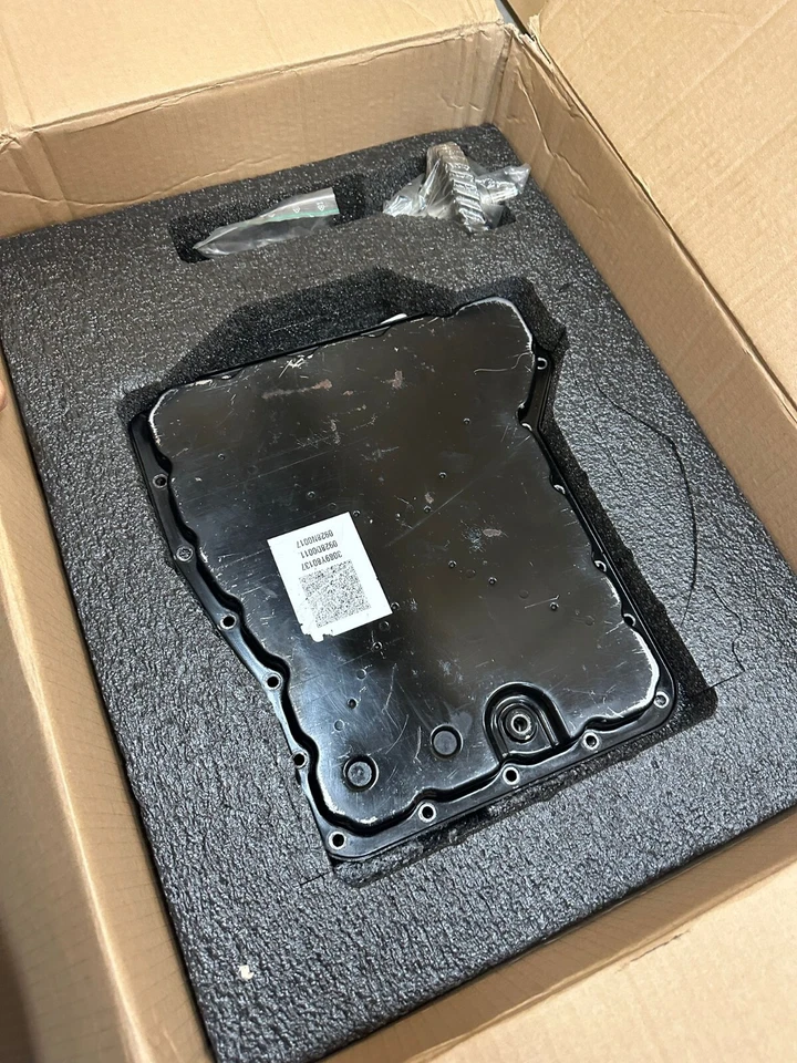 Pan de aceite de transmisión Nissan GT-R R35 OEM Foto 1 de 1