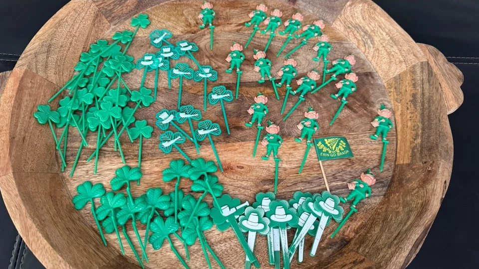 Gran Lote De Colección Topper Pasteles Pick Cupcake Leprachauns Tréboles Día de San Patricio Foto 1 de 4