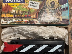 ATHEARN # 9034  HO SCALE  CANADIAN NATIONAL F7A DIESEL POWERED LOCO # 9034 - Bild 1 von 3