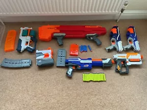 Nerf Blaster Konvolut mit Zubehör - Bild 1 von 3
