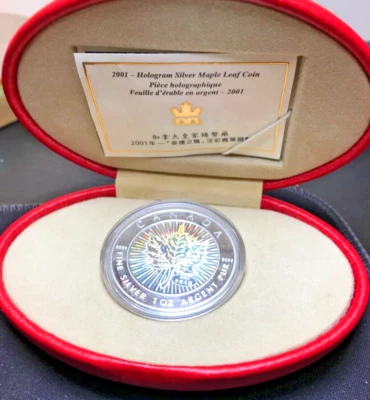 2001 $5 CANADA HOLOGRAM MAPLELEAF 1 OZ Fine silver coin - Image 1 of 2