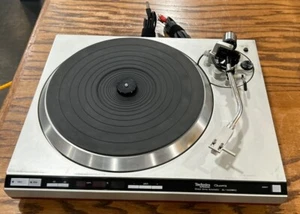 Technics SL-1400 MK2  Quartz Direct Drive turntable Semi Automatic - Picture 1 of 6
