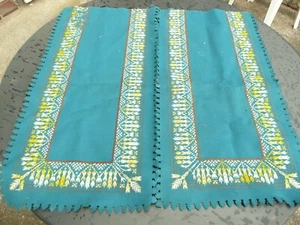 broderies jaune sur feutrine verte - Imagen 1 de 5