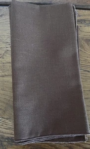 Juego de 6 servilletas de tela marrón (medidas 16" X 15 3/4" cada una) - Imagen 1 de 3