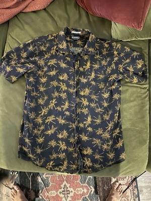 Ezekiel Men's Short Sleeve Button Down Shirt Size M Tropical Palm Tree Pattern - Image 1 of 2