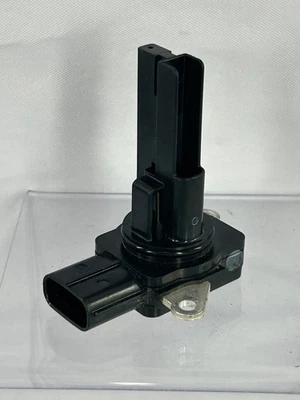 Sensor de flujo de masa de aire Toyota RAV4 2006-2012 2220431020 Foto 1 de 4