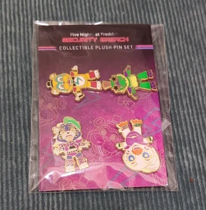 Neu in Verpackung Five Nights at Freddy's Sicherheitsverletzung Sammlerstück Plüsch-Anstecknadel-Set - Bild 1 von 5