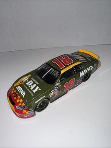 Bobby Labonte #18 MBNA / D-Day 60th Anniversary 2004 Chevrolet Monte Carlo 1:24 - Picture 1 of 6