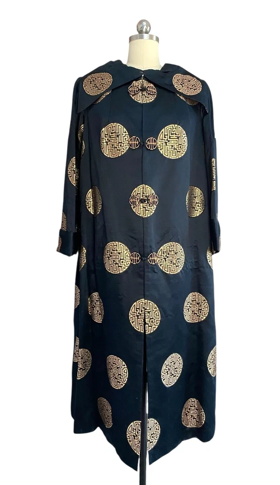 Abrigo de ópera plumero chino Hong Kong seda vintage años 50 negro dorado pequeño Foto 1 de 4