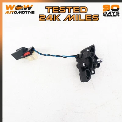 06-19 ASTON MARTIN V8 VANTAGE TAPA DE MALETERO BOTÓN INTERRUPTOR DE LIBERACIÓN ABIERTO OEM Foto 1 de 4