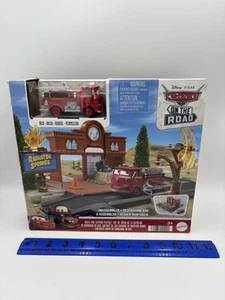 Read Condition Pixar Cars Red's Fire Station Playset On The Road Red Fire Truck - Picture 1 of 21