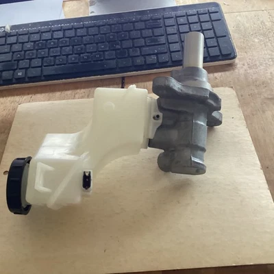 Cilindro mestre de freio para Nissan Maxima. Parece não usado. - Imagem 1 de 4