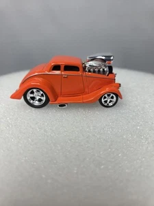 Muscle Machines 1933 Ford Willys Coupe Orange Diecast 1:64 Scale - Picture 1 of 6