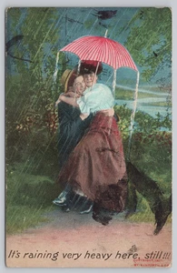 Cartolina retro diviso amore romanticismo coppia sotto la pioggia - Foto 1 di 2