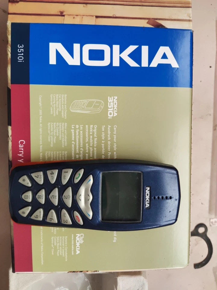Cellulare Vintage Nokia 3510i - Immagine 1 di 1