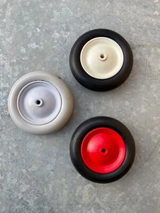 RUOTA GIORDANI CARROZZINA PASSEGGINO ANNI 70 80 90 GOMMA PIENA DIAMETRO 10,5 CM - Imagen 1 de 9